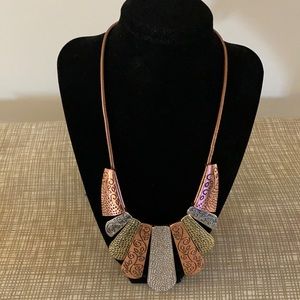 NWT Paparazzi Necklace & Earring Set Gold/Silver